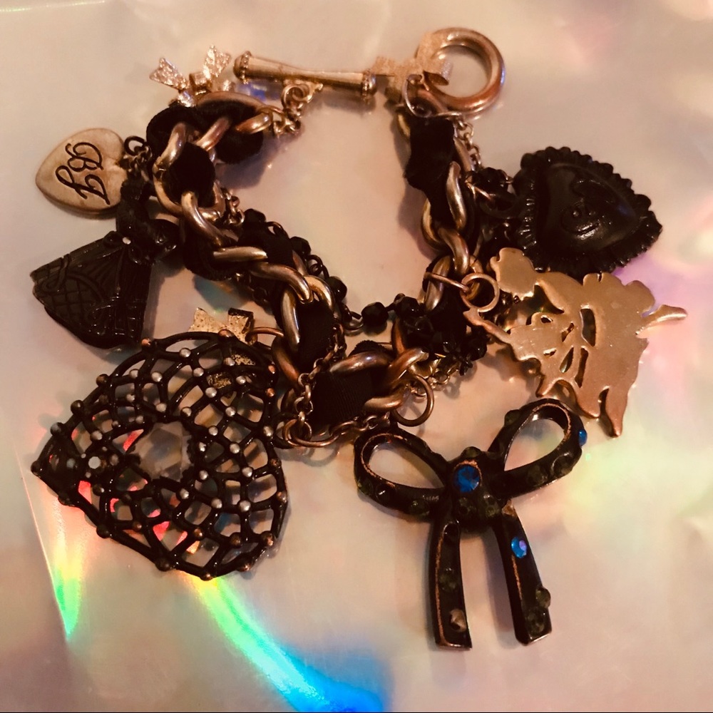 Vanity crystal bow heart bracelet charm Betsey Johnson vintage black gold chain